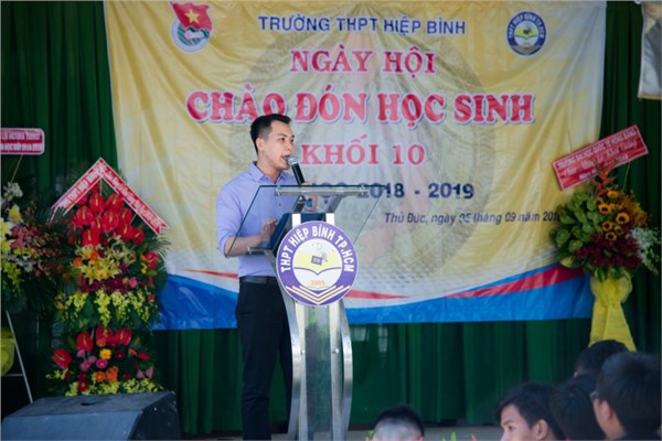 NGAY HOI CHAO DON HS K10 1.jpg